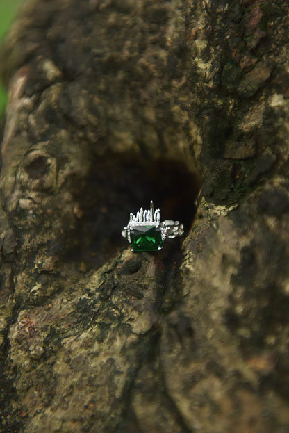 SQUARE GREEN CRYSTAL CROWN BAND RING