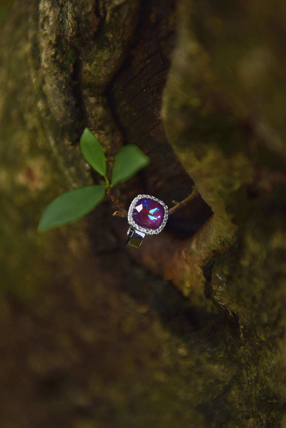 PRECIOUS SQUARE PURPLE CRYSTAL RING