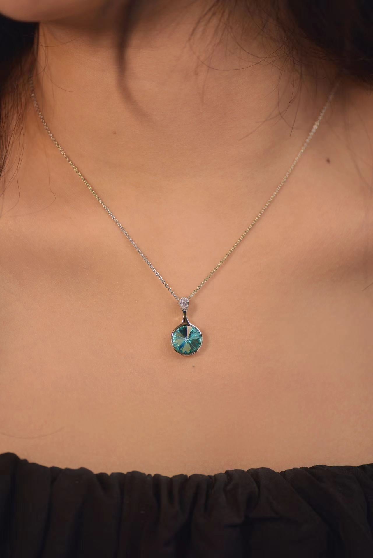 OCEAN ‘S TEAR BLUE CRYSTAL NECLKLACE